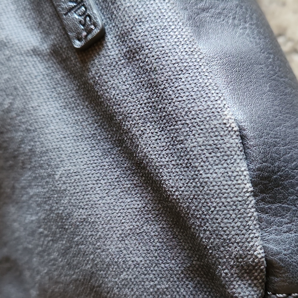 Sakroots Gray Crossbody Bag - Picture 13 of 16